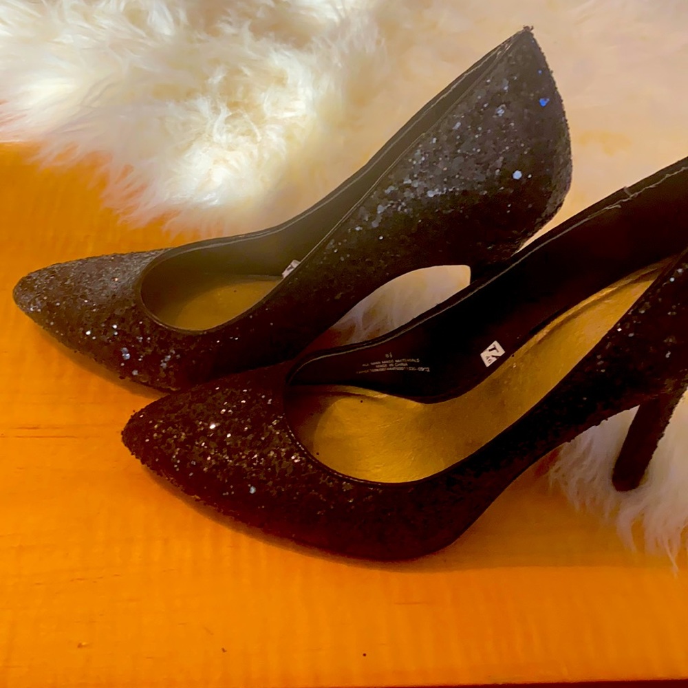 Black glitter heals
